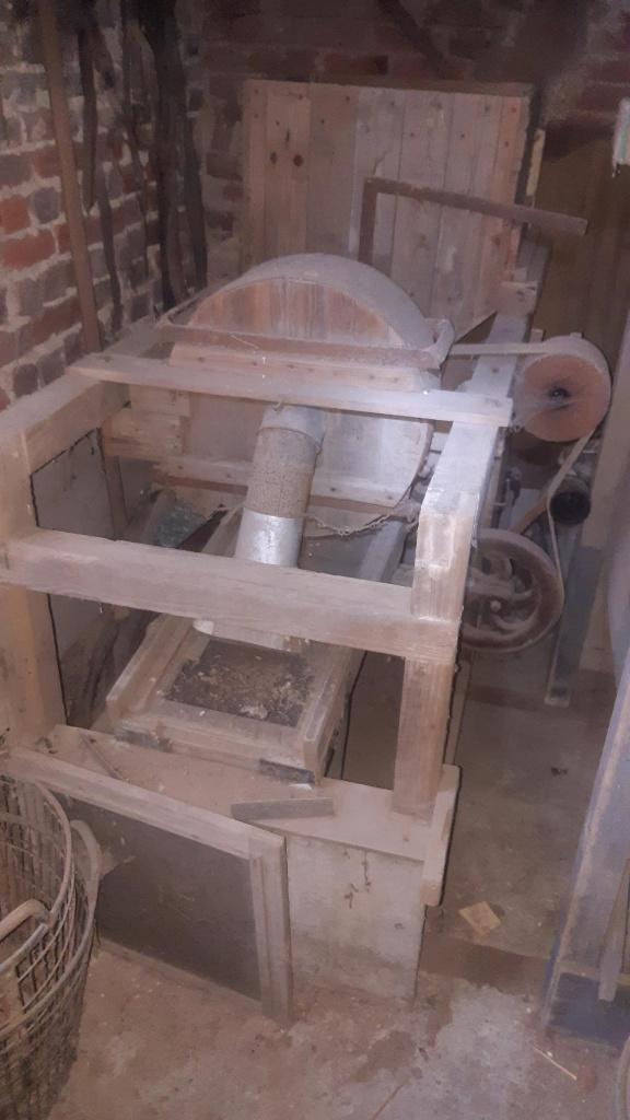 ancienne machine de traitement des céréales, Enlèvement, Cultures