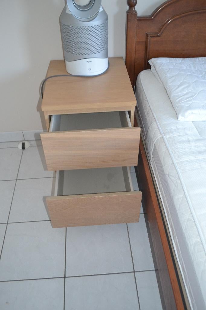 2 tables de nuit IKEA, Maison & Meubles, Enlèvement, Comme neuf, Moins de 45 cm, Moins de 55 cm