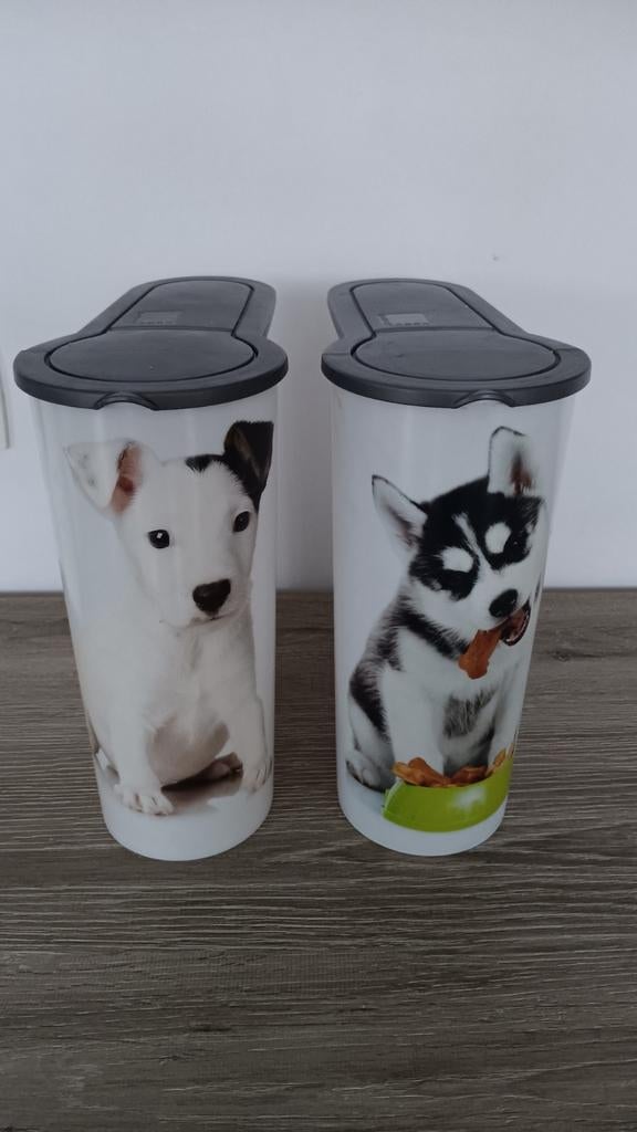 2 bewaardozen voor hondenbrokken of koeken., Ophalen