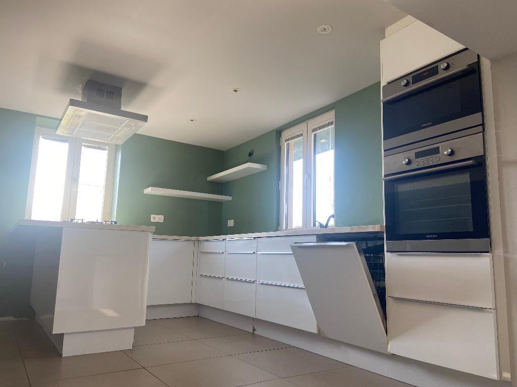 Cuisine moderne blanche, Maison & Meubles, Cuisine | Cuisines complètes, Utilisé, Cuisine en U, Blanc, Synthétique, Brillant ou Laqué