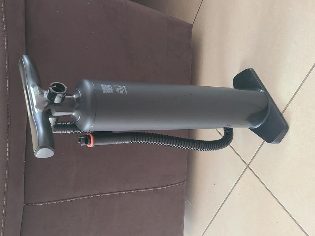 Decathlon Quechua Ultim Comfort 10 PSI handpomp, Ophalen, Zo goed als nieuw