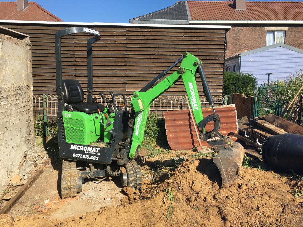 Location minipelle 1T, Articles professionnels, Machines & Construction | Grues & Excavatrices, Enlèvement, Excavatrice