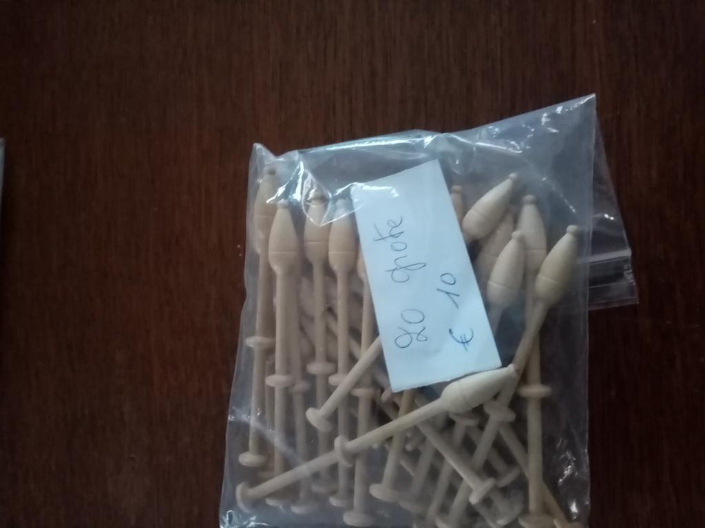 20 klossen voor meer garen voor 6, Hobby en Vrije tijd, Kantklossen, Ophalen, Zo goed als nieuw, Klos(sen)