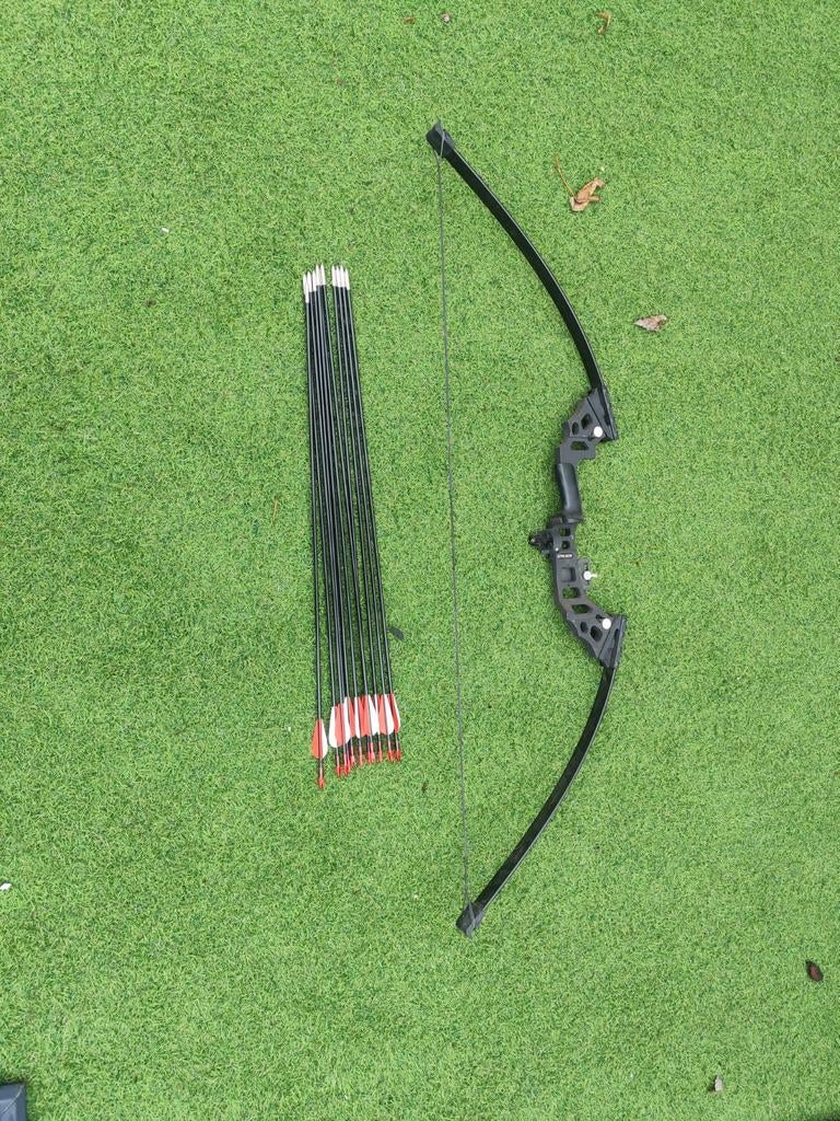 Boog + 11 pijlen, Enlèvement