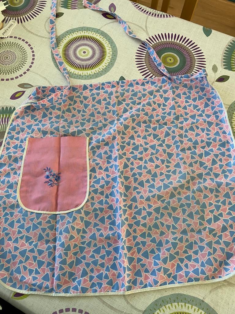 Tablier vintage joli taille 44, Vêtements | Femmes, Enlèvement ou Envoi, Comme neuf