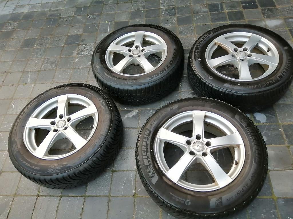 Pneus neige et jantes Range Evoque 225 65 17, Autos : Pièces & Accessoires, Pneus & Jantes, Enlèvement, Pneu(s)