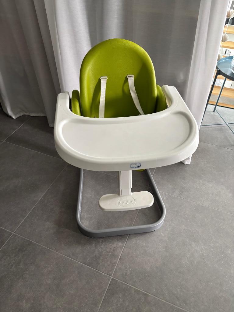 Chicco I-Sit modulaire en design kinderstoel — groen, Kinderen en Baby's, Kinderstoelen, Gebruikt, Meegroeistoel, Afneembaar eetblad