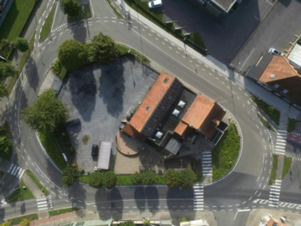 Propriété commerciale avec résidence à Wes, Immo, Maisons à vendre, Province de Flandre-Occidentale, Habitation avec espace professionnel