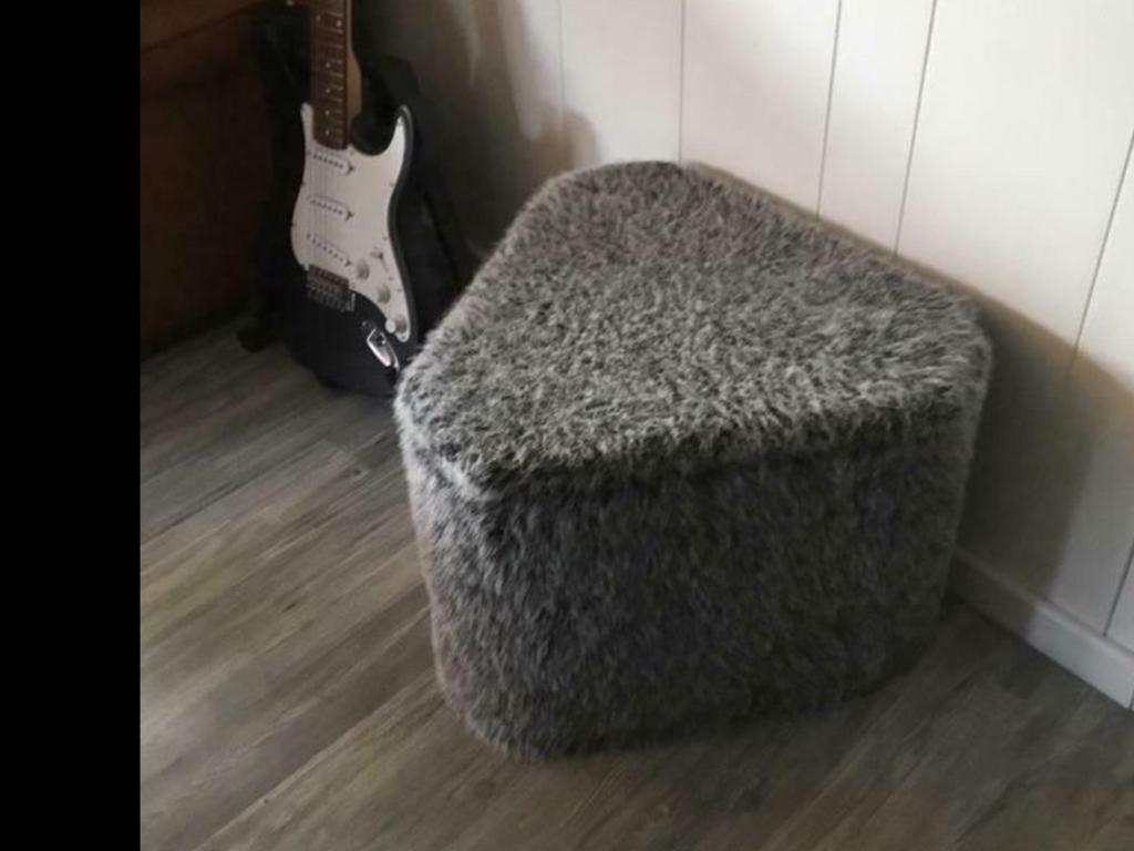 Retro vintage grijze poef met deksel, Ophalen, Zo goed als nieuw