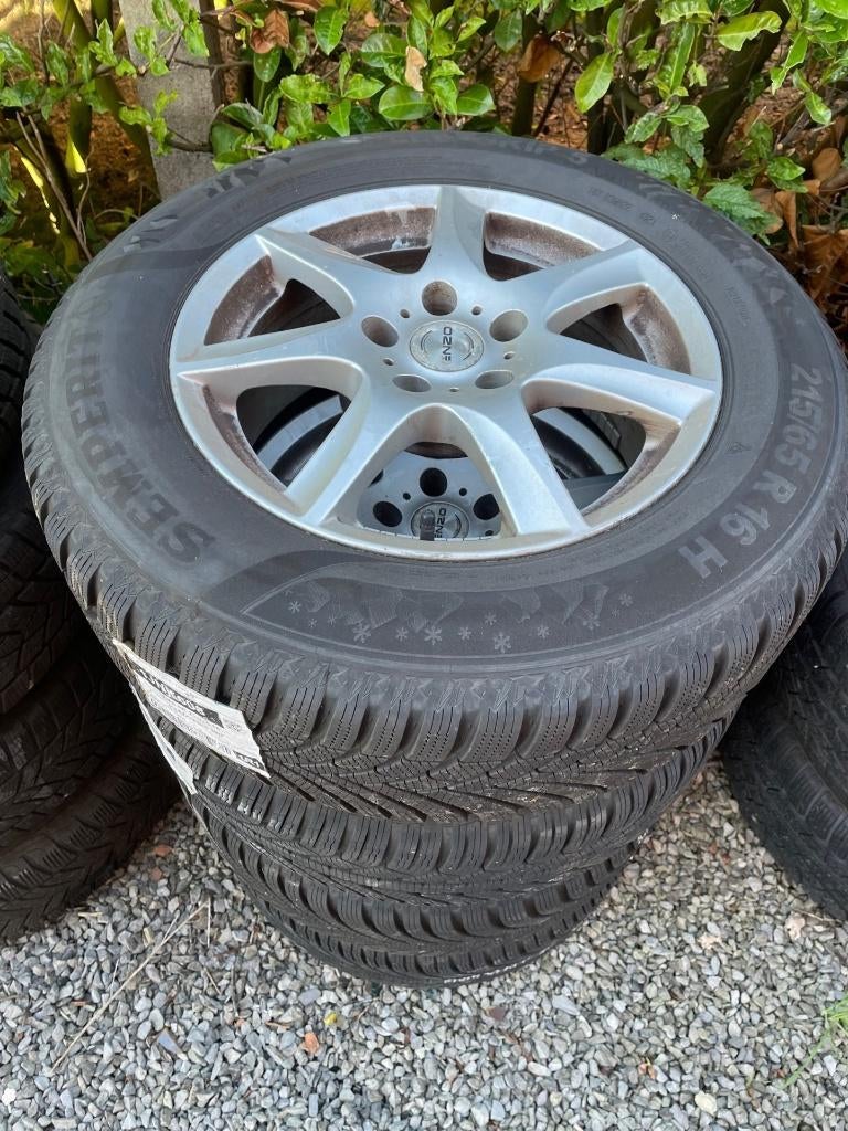 WINTERBANDEN MET VELGEN AUDI Q3 215 65 16, Auto-onderdelen, Ophalen, Winterbanden, Banden en Velgen