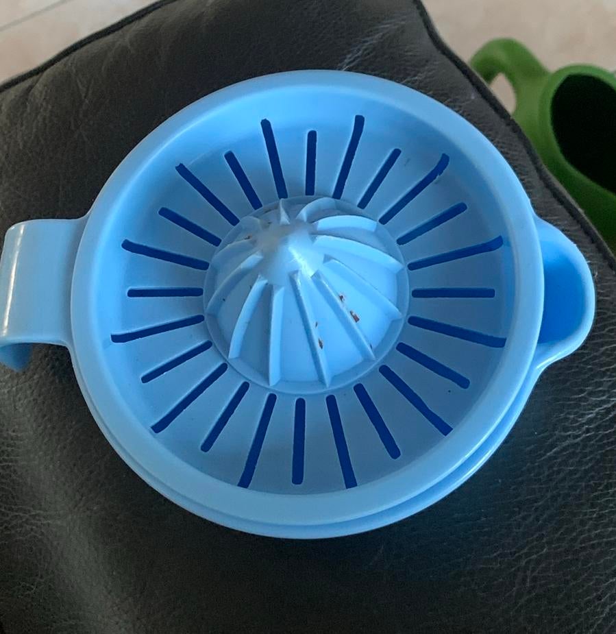blauwe citruspers van kunststof., Huis en Inrichting, Keuken | Tupperware, Zo goed als nieuw, Ophalen