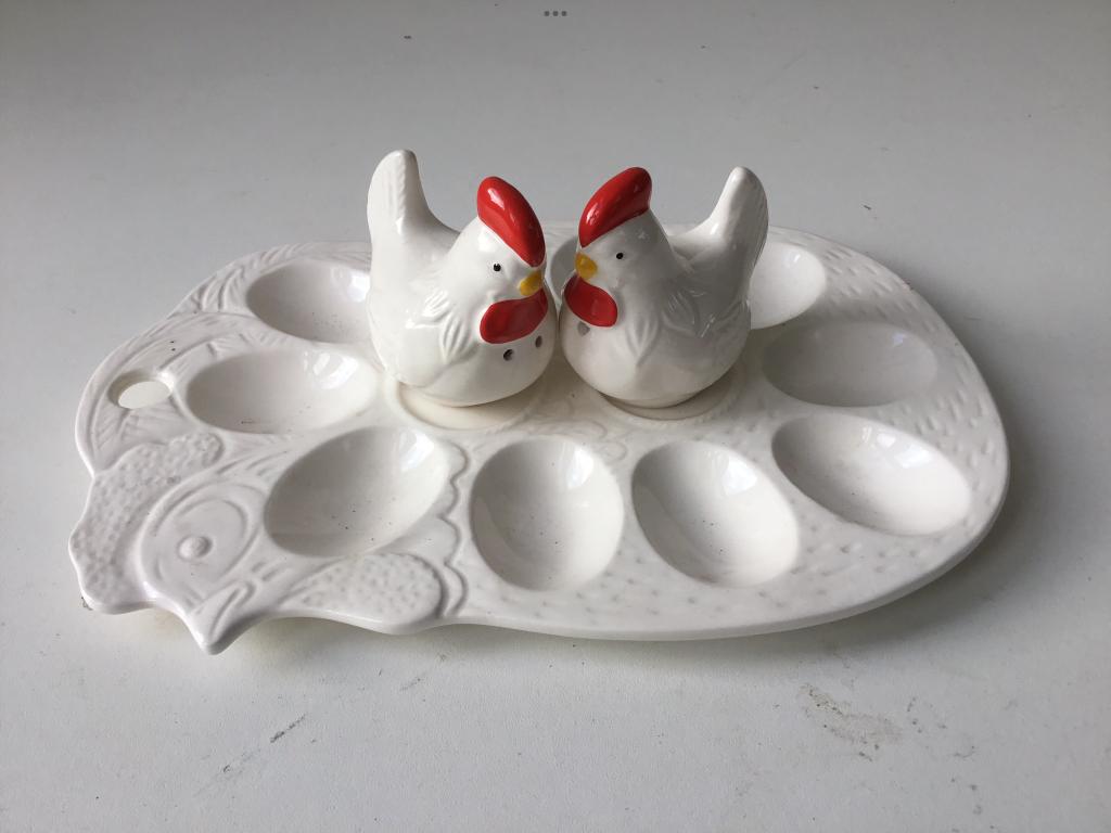 Serveerbord voor eitjes met peper- en zoutvaatje, Overige typen, Ophalen of Verzenden, Zo goed als nieuw, Overige stijlen