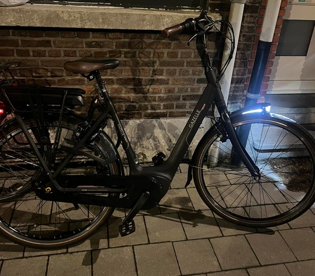 GAZELLE C8  ORANGE, Fietsen en Brommers, Elektrische fietsen, Ophalen of Verzenden, Zo goed als nieuw, 50 km per accu of meer
