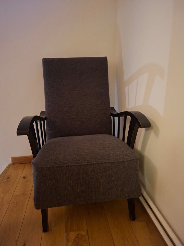 Donkergrijze armstoel, Ophalen, Gebruikt, 75 tot 100 cm, Stof