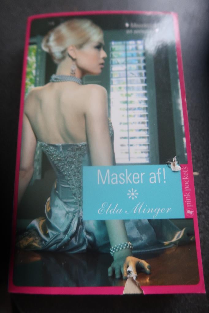 roman: masker af!, Ophalen of Verzenden, Gelezen