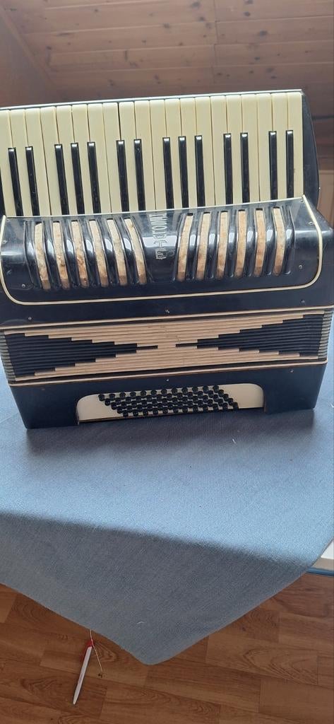 Oude accordeon, Muziek en Instrumenten, Accordeons, Ophalen of Verzenden