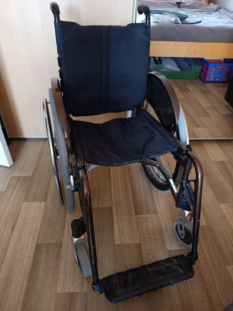 fauteuil roulant  MEYRA+(COUSSIN OFFERT 75 euros), Divers, Chaises roulantes, Enlèvement, Pliant, Utilisé, Fauteuil roulant manuel