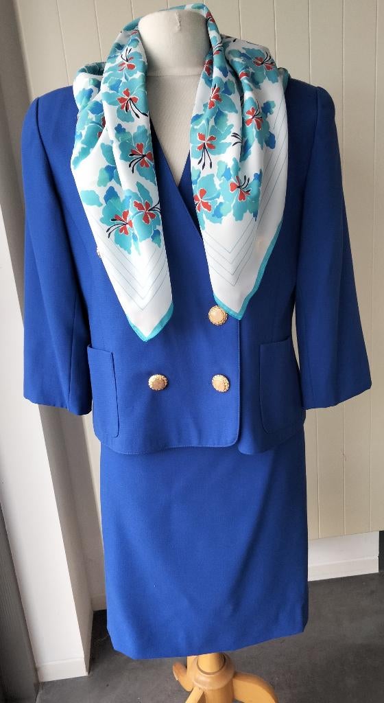 Ensemble Tailleur BLEU Royal Elegance CHIC  Taille : 42, Taille 42/44 (L), Enlèvement ou Envoi, CZ, Comme neuf