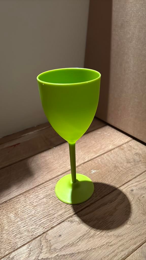 Plastieken wijnglas groen, Ophalen, Zo goed als nieuw
