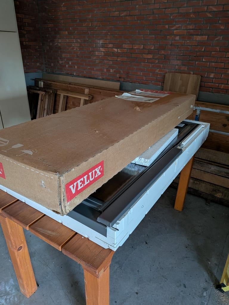 Nieuw Velux dakraam GGU M08 78x140 + gootstuk EDW M08, Enlèvement, Lucarne