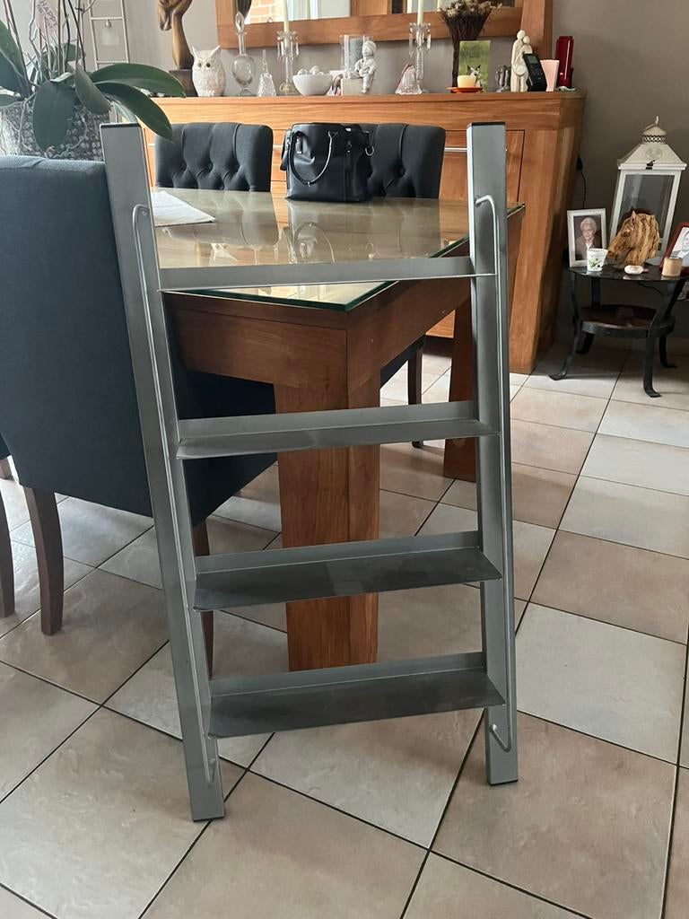 Metalen rek voor boeken of andere zajen, Huis en Inrichting, Ophalen