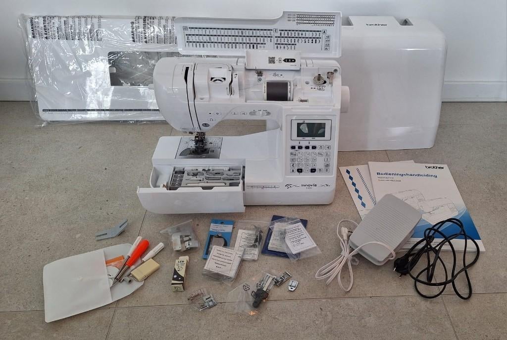 Brother F410 met ruime toebehoren, Hobby en Vrije tijd, Naaimachines en Toebehoren, Ophalen, Zo goed als nieuw, Naaimachine, Brother