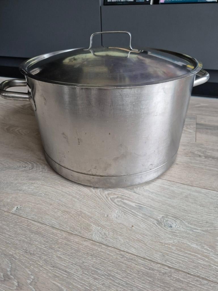 Hele grote, zware kookpot, 38cm doorsnee, Huis en Inrichting, Ophalen, Gebruikt, Overige materialen, Kookpan of Snelkookpan