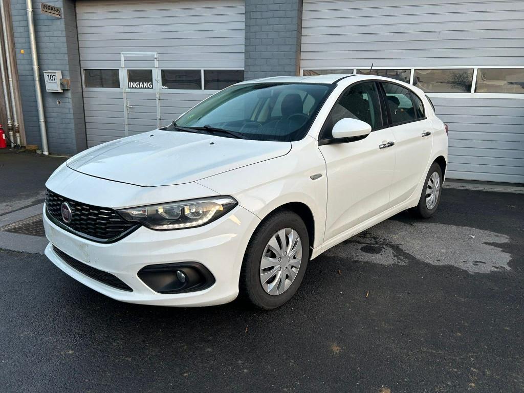 Fiat Tipo, Autos, Fiat, Argent ou Gris, Euro 6, Boîte manuelle, 5 portes