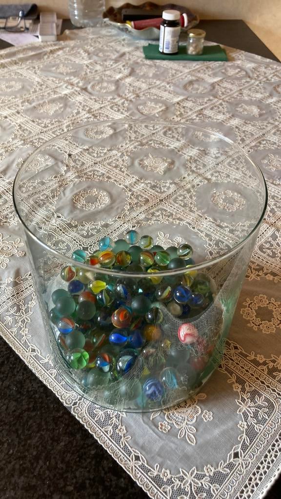 Vaas met knikkers!, Ophalen, Zo goed als nieuw