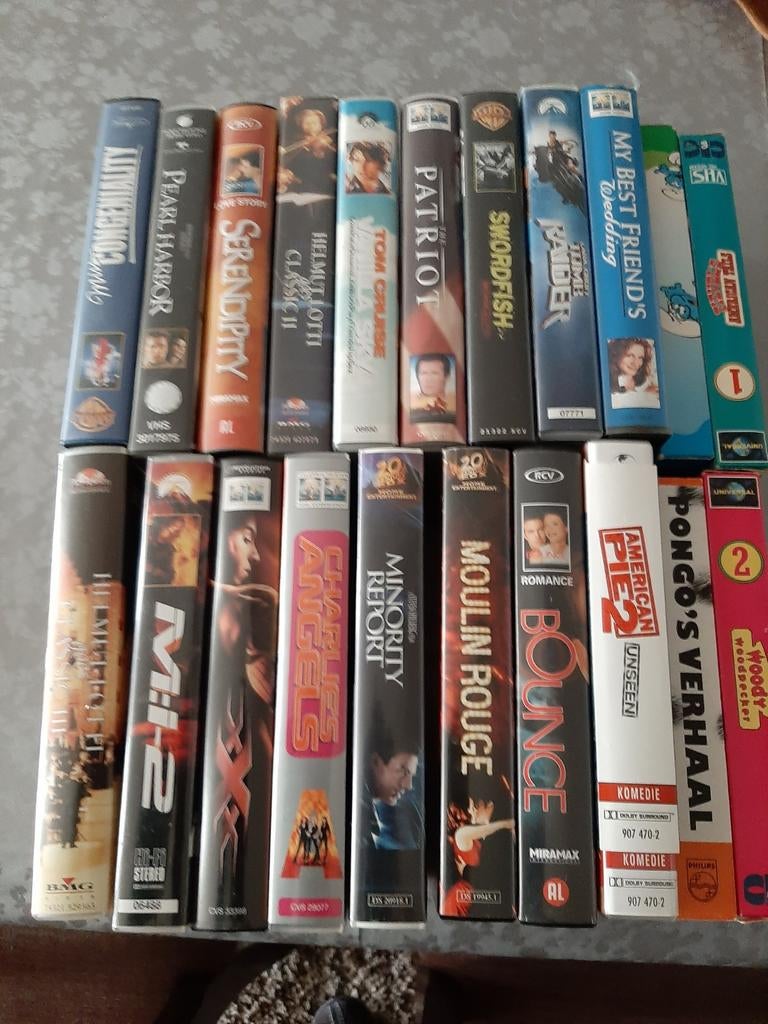20 video cassettes VHS, Cd's en Dvd's, Ophalen