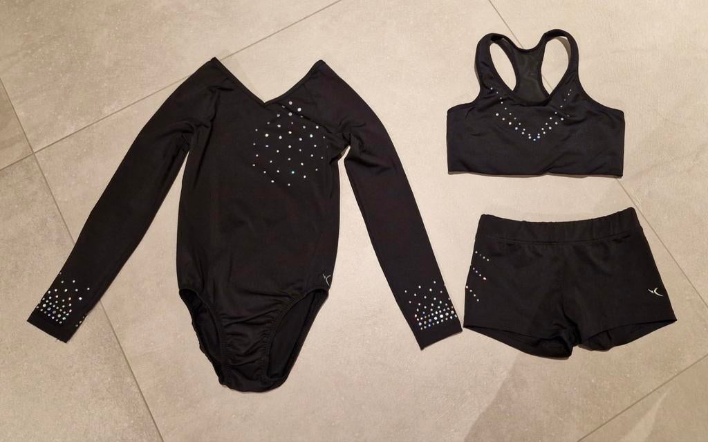 Turnpakjes in perfecte staat 8 & 10 jaar, Sport en Fitness, Ophalen of Verzenden, Zo goed als nieuw, Zwart, Turnpak(je)