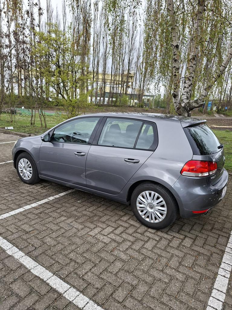Volkswagen golf 6 1.6TDI 2009 euro 5, Auto's, Voorwielaandrijving, Euro 5, Stof, Zwart