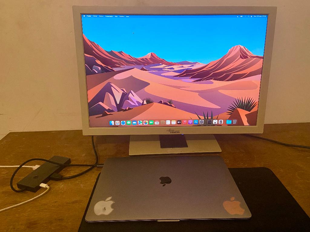 MacBook Pro 15” 2017 - fonctionne - écran HS, Informatique & Logiciels, Apple Macbooks, MacBook Pro, Enlèvement ou Envoi, 512 GB