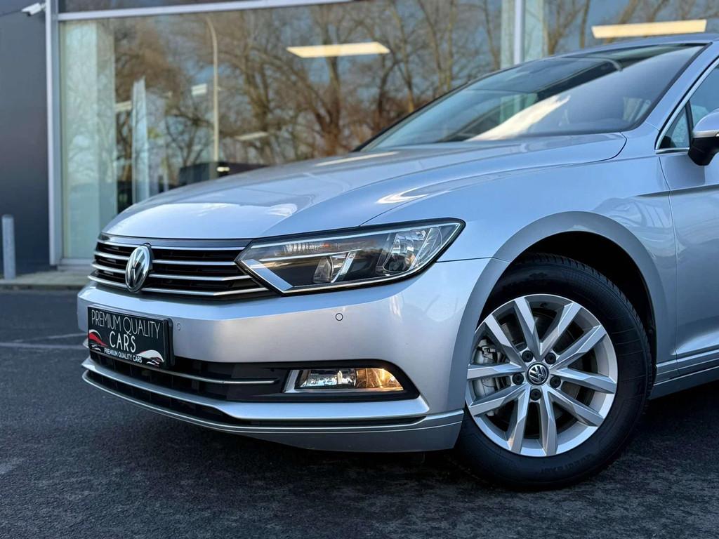 Volkswagen Passat Variant DSG COMFORTLINE / VERWARMDE MASSAG, Stof, Gebruikt, 4 cilinders, 120 pk