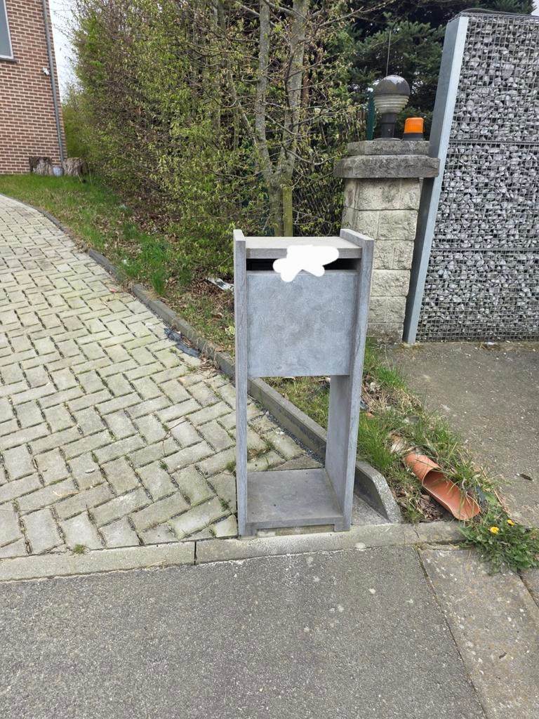 Boîte aux lettres, Ophalen