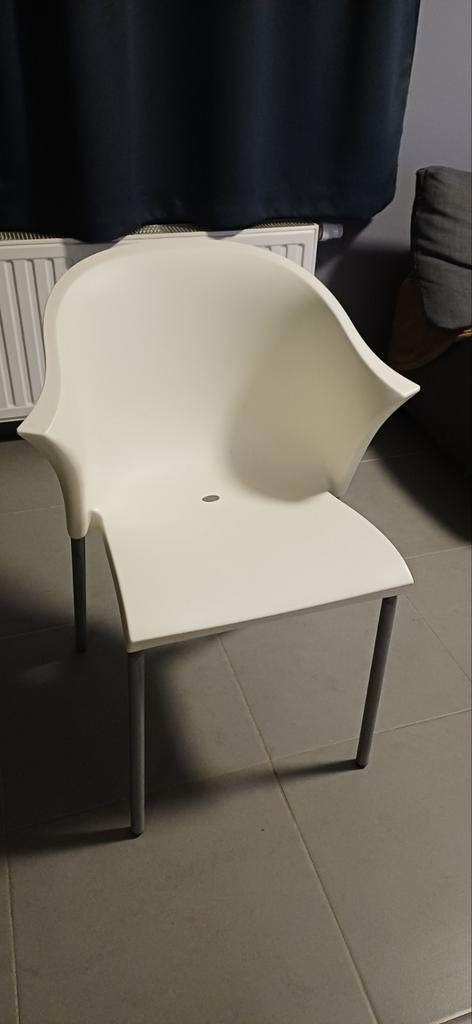 Stoelen eetplaats, Ophalen