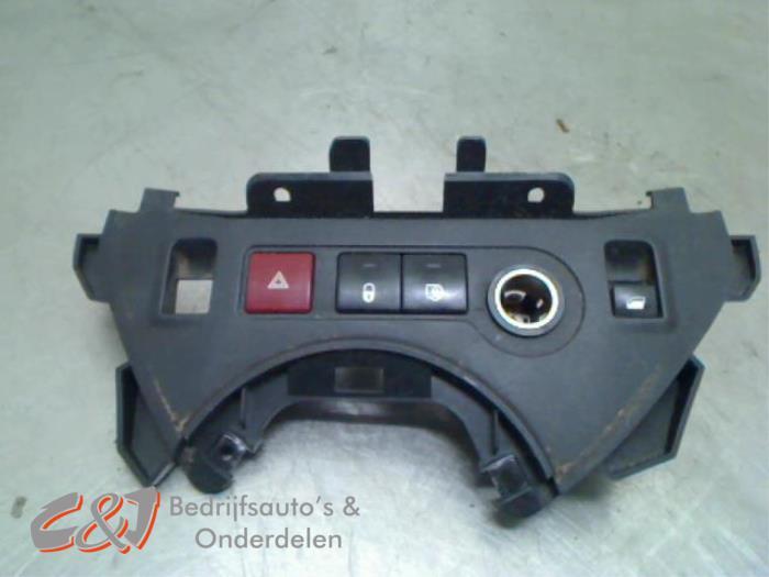 Commutateur vitre électrique d'un Citroen Berlingo, -, 3 mois de garantie, Utilisé, -