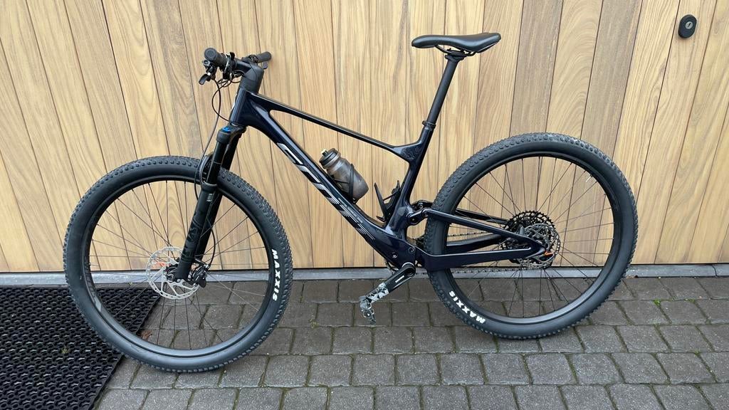 MTB Scott Spark RC Comp Carbon Blue Large 2024, Fietsen en Brommers, Ophalen, Zo goed als nieuw