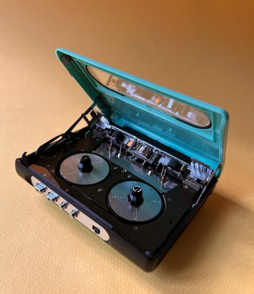 Walkman Sony WM-51, Envoi, Walkman ou Baladeur