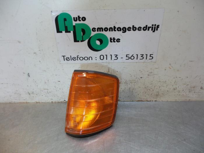 Richtingaanwijzer links van een Mercedes 190E/D, Gebruikt, -, -, Ophalen of Verzenden