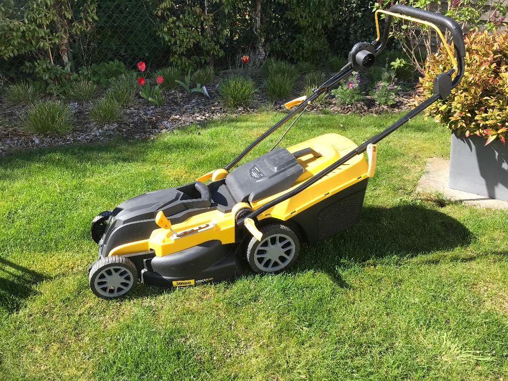 Electrisch grasmachine, Tuin en Terras, Grasmaaiers, Ophalen, Cirkelmaaier, Elektrische grasmaaier, 30 t/m 39 cm