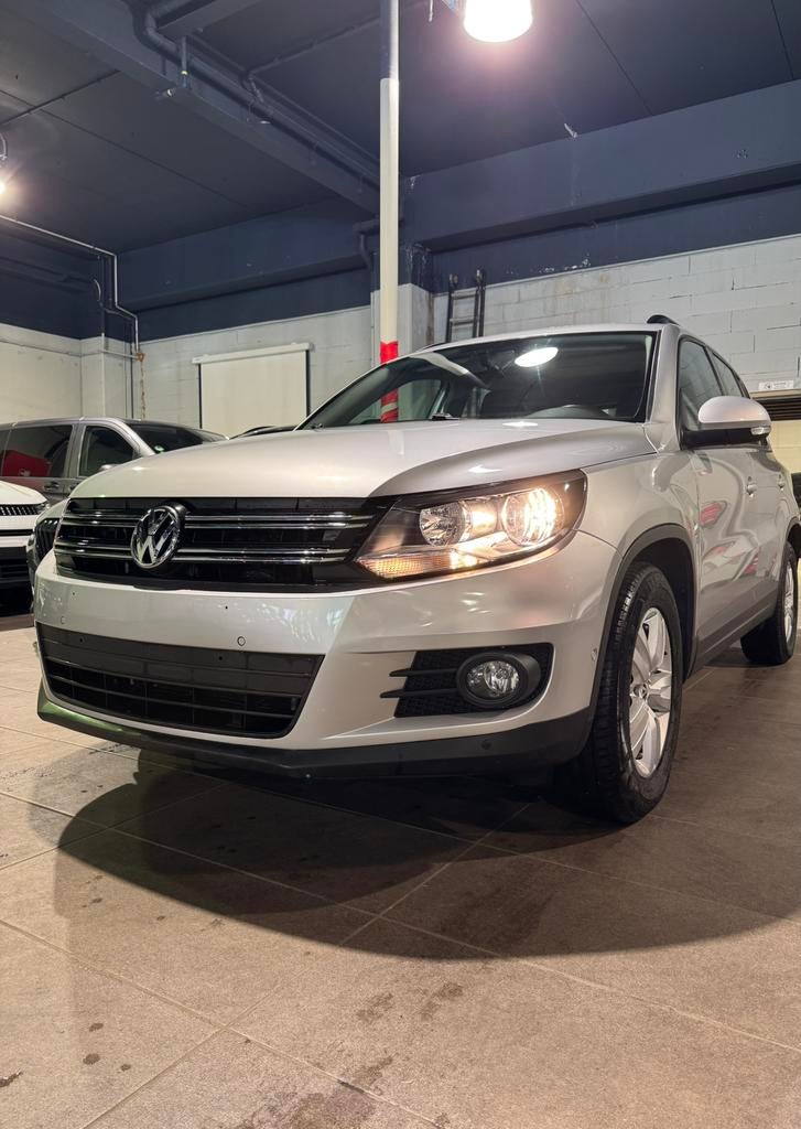 Grijze Volkswagen Tiguan, Auto's, Voorwielaandrijving, Euro 5, Zwart, 4 cilinders