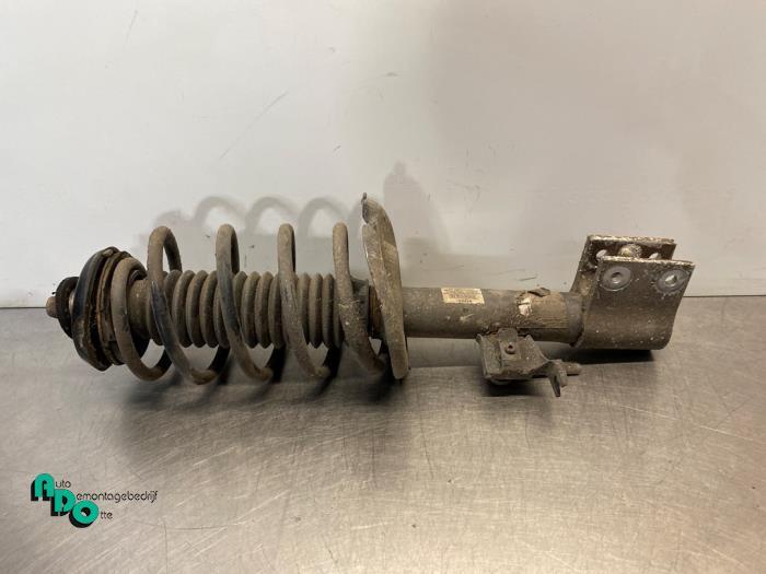 Barre amortisseur avant droit d'un Peugeot 308 (308 08-), Autos : Pièces & Accessoires, Suspension & Châssis, Peugeot, Utilisé