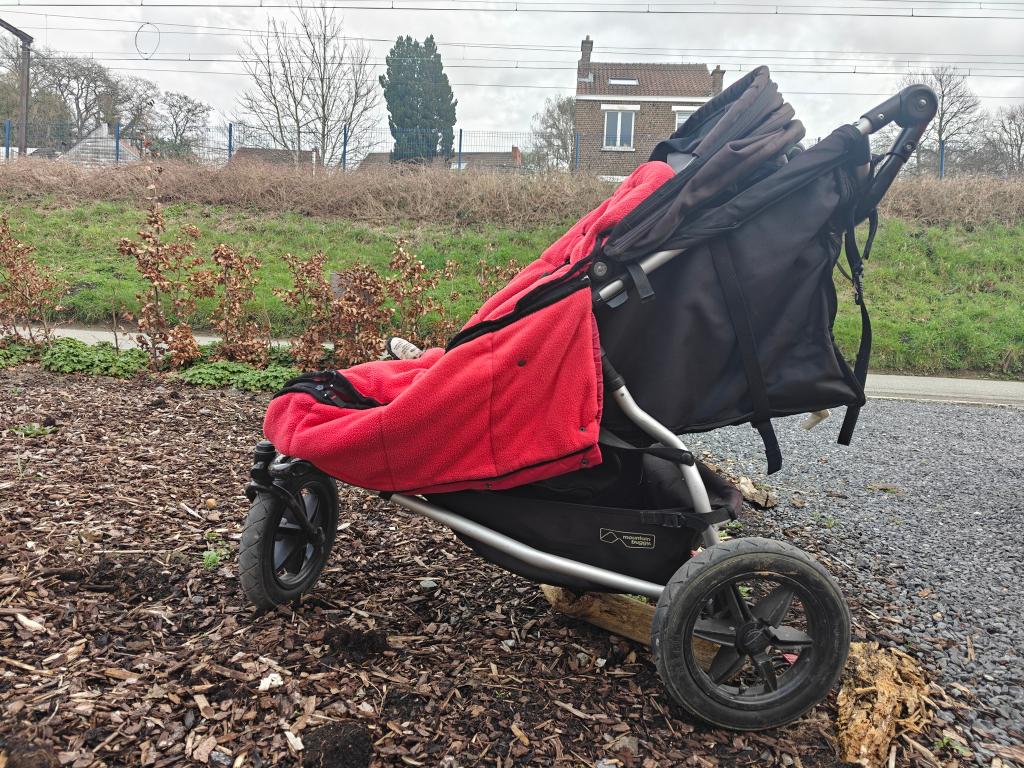 Poussette Mountain Buggy bi-place, Autres marques, Voiture duo, Enlèvement, Utilisé