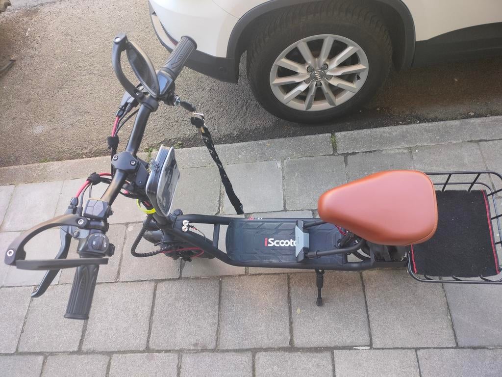 Trotinette avec selle, Vélos & Vélomoteurs, Enlèvement, Comme neuf, Step électrique (E-scooter)