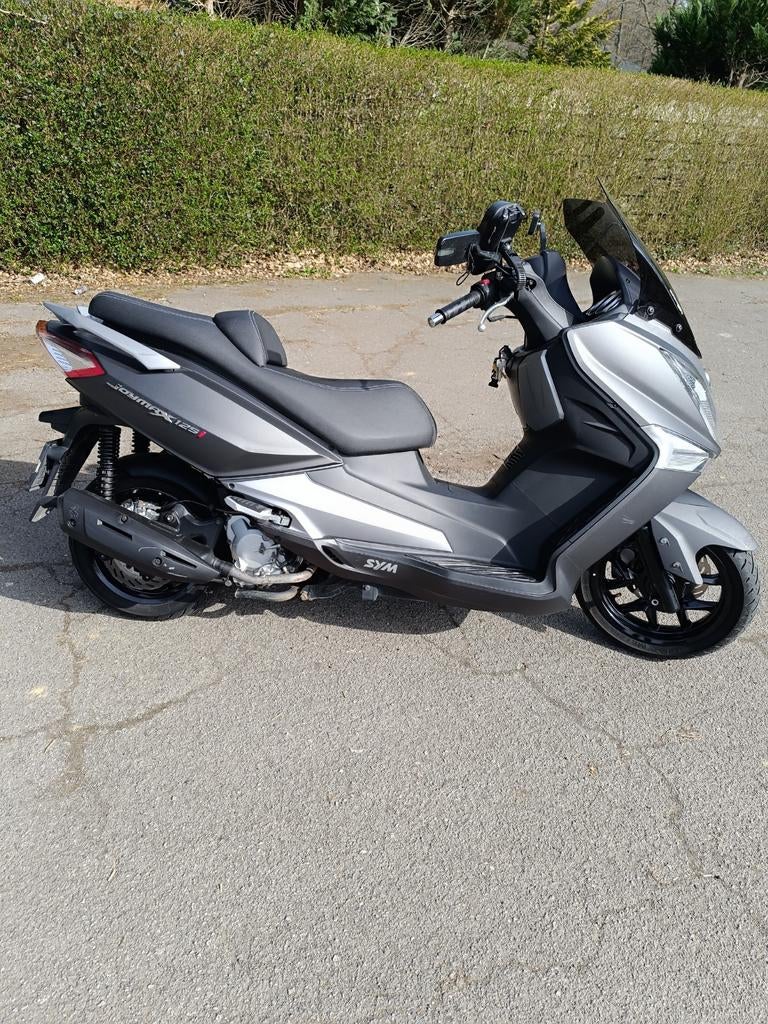 Sym joymax 125i, Fietsen en Brommers