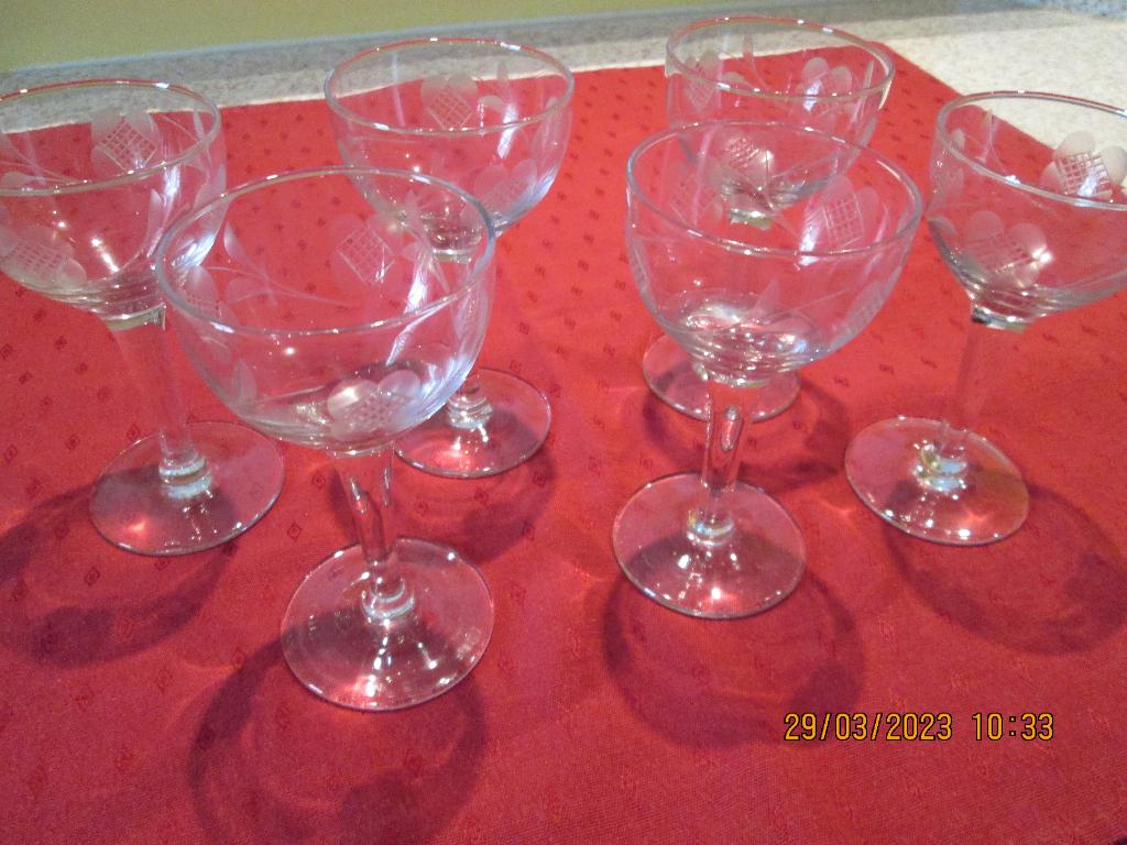 Verres (6) à vin blanc ou à digestif sur pied, Collections, Enlèvement, Comme neuf, Autres types
