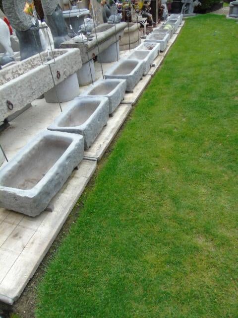 bac ou auge en pierre bleu belge , voir photos, Moins de 30 cm, Pierre, Enlèvement, Utilisé