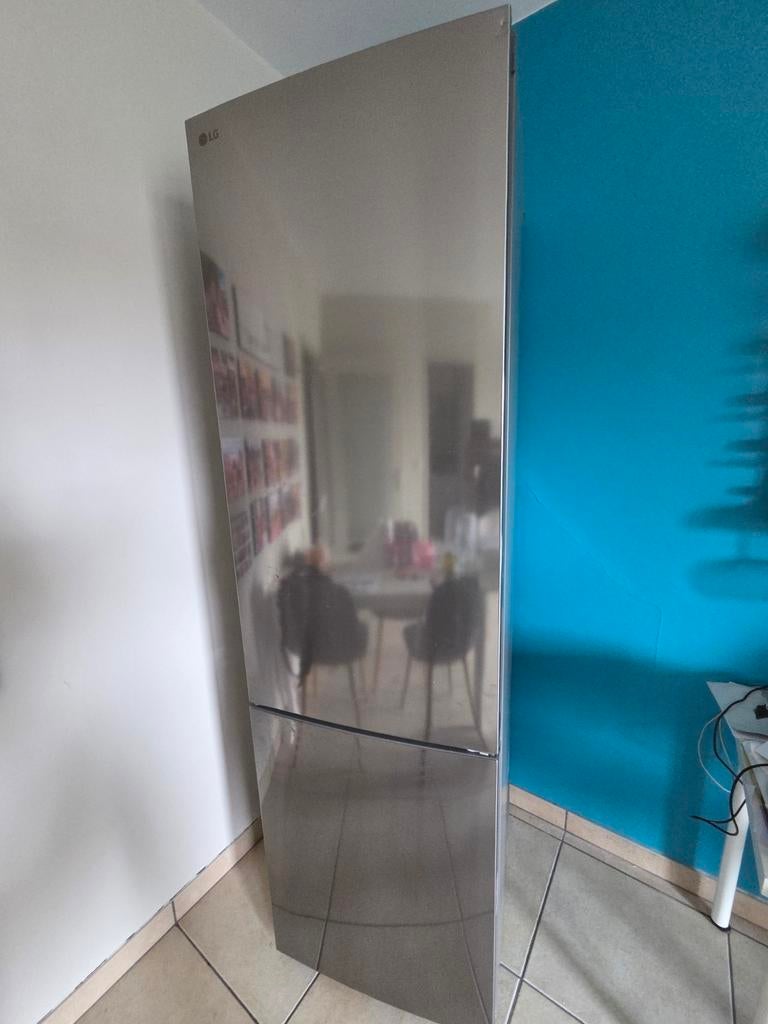 Big fridge in excellent condition, only one little defect., Electroménager, Enlèvement