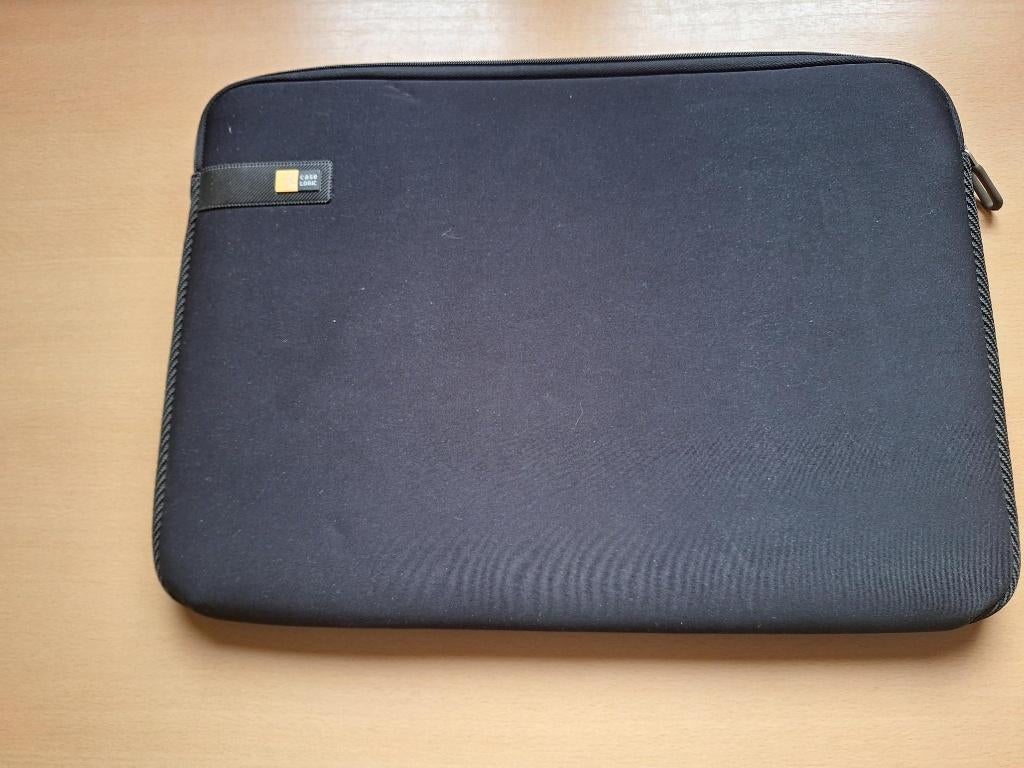Laptophoes (Case Logic), Computers en Software, Laptophoezen, Ophalen of Verzenden, 17 inch of meer, Zo goed als nieuw, Case logic